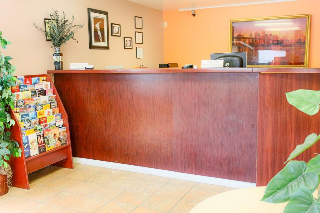 Budgetel Inn And Suites Atlanta Midtown Bagian luar foto